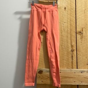 Hot pink Reebok leggings